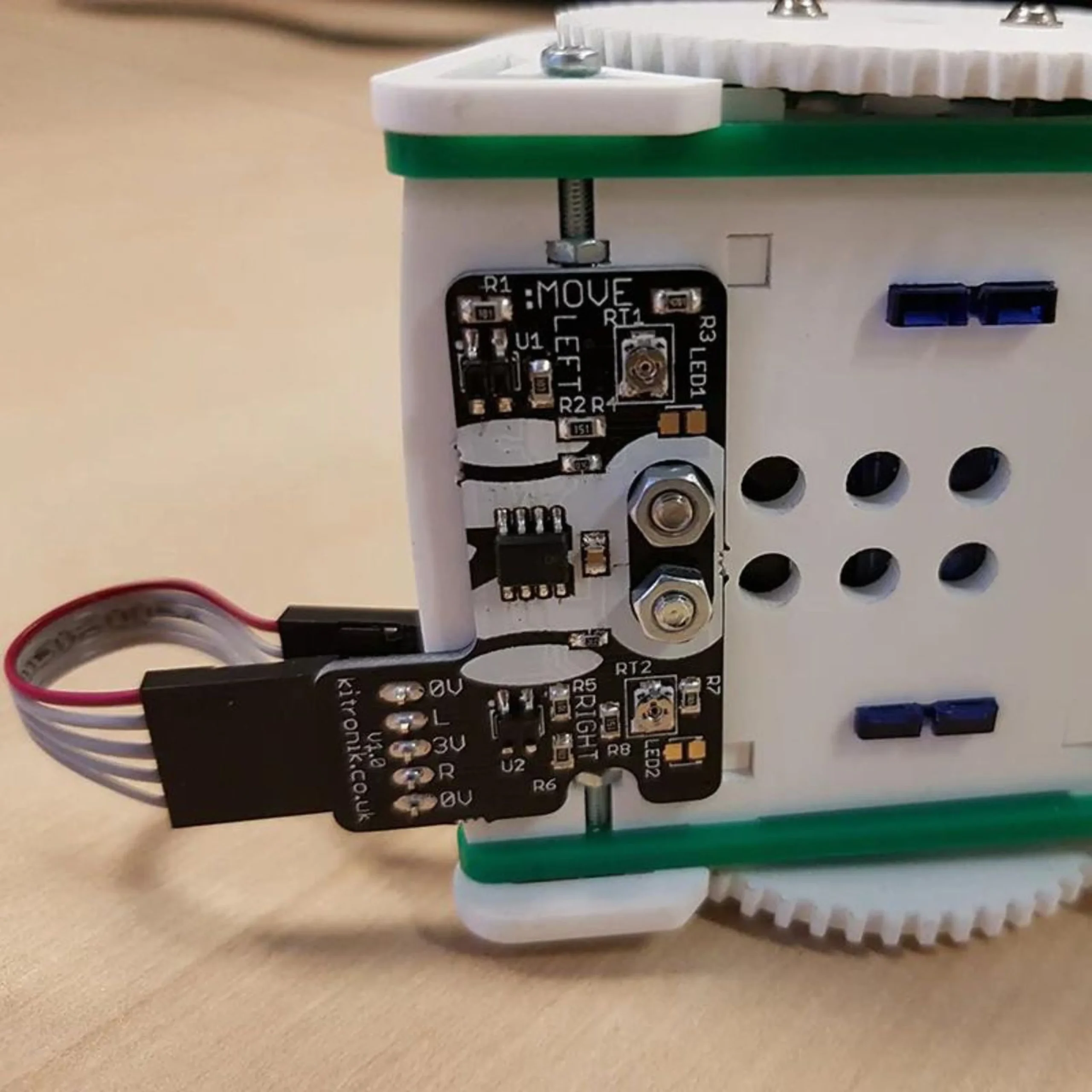 Kitronik :MOVE Line Following Board